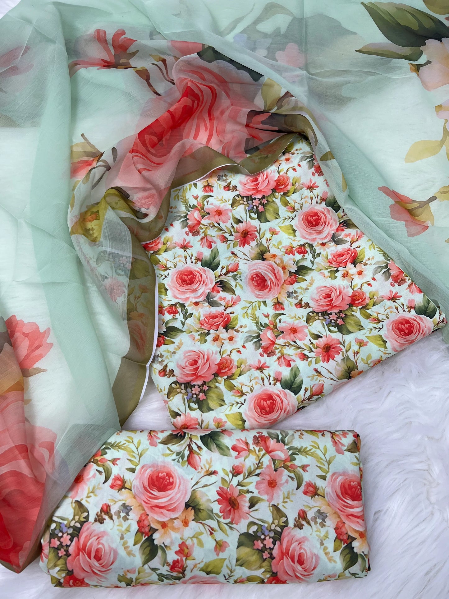 Pista Pink Roze Digital Printed Swiss Lawn